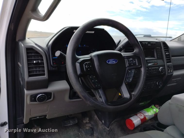 image for item DK8985 2017 Ford F550 flatbed truck