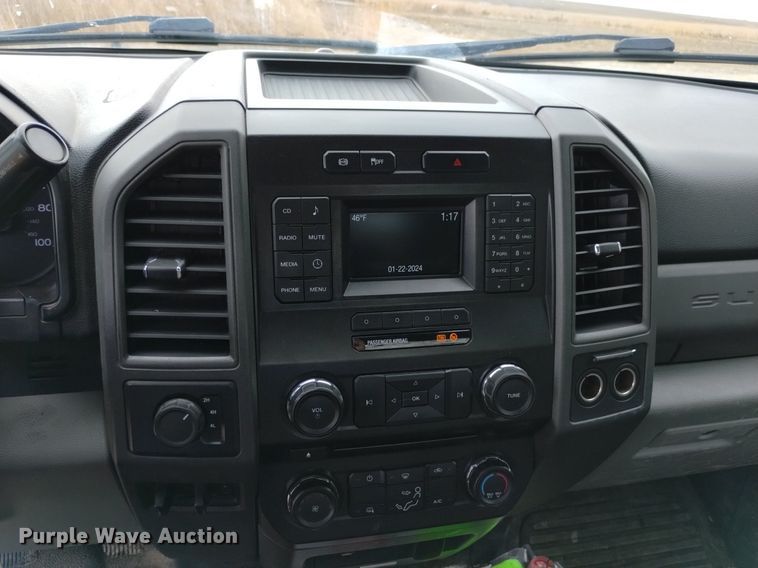 image for item DK8985 2017 Ford F550 flatbed truck