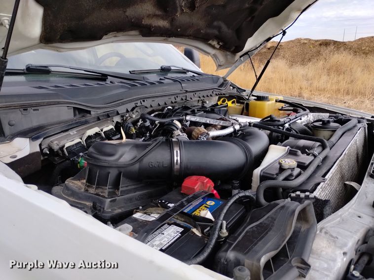 image for item DK8985 2017 Ford F550 flatbed truck