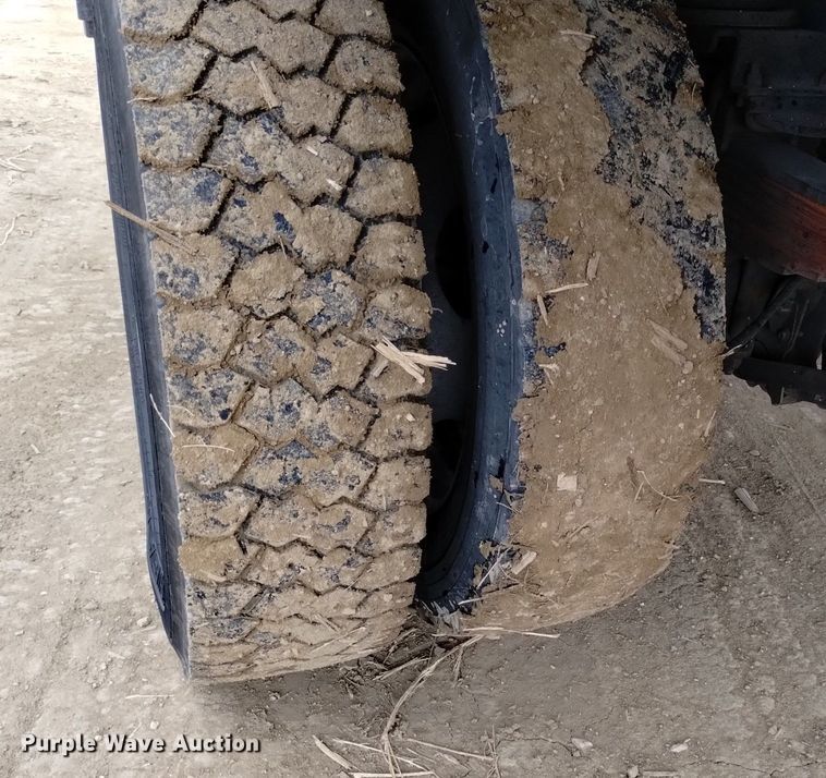 image for item DK8985 2017 Ford F550 flatbed truck