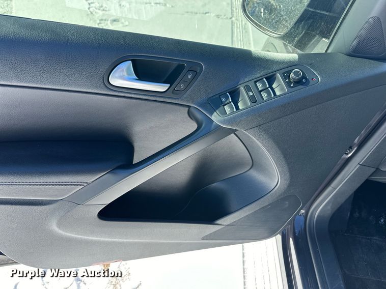 image for item DL0429 2016 Volkswagen Tiguan SE 