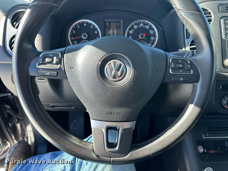 image for item DL0429 2016 Volkswagen Tiguan SE 