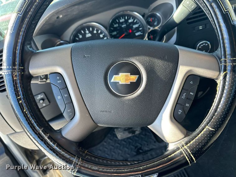 image for item DM2655 2011 Chevrolet Silverado 1500 Crew Cab pickup truck