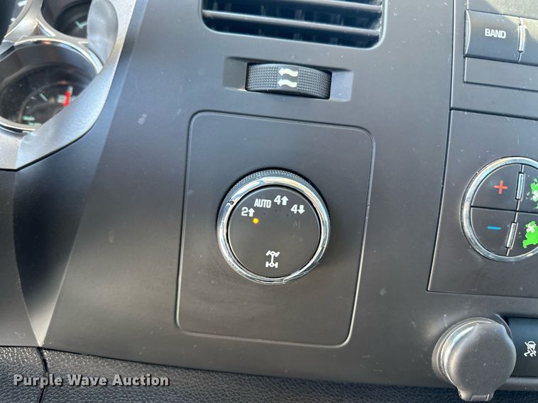 image for item DM2655 2011 Chevrolet Silverado 1500 Crew Cab pickup truck