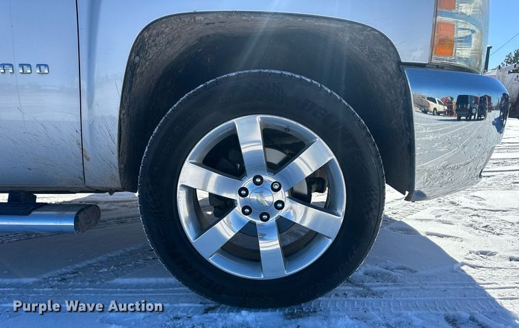 image for item DM2655 2011 Chevrolet Silverado 1500 Crew Cab pickup truck