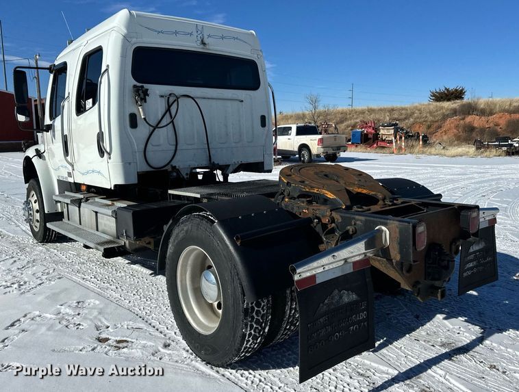 image for item DM2659 2008 Freightliner Business Class M2 Crew Cab semi truck