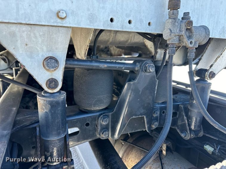 image for item DM2659 2008 Freightliner Business Class M2 Crew Cab semi truck