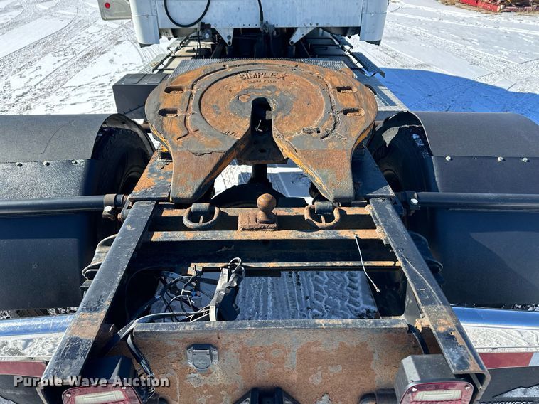 image for item DM2659 2008 Freightliner Business Class M2 Crew Cab semi truck