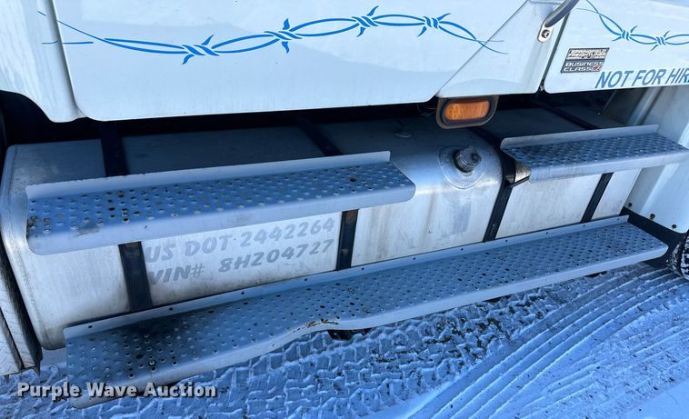 image for item DM2659 2008 Freightliner Business Class M2 Crew Cab semi truck