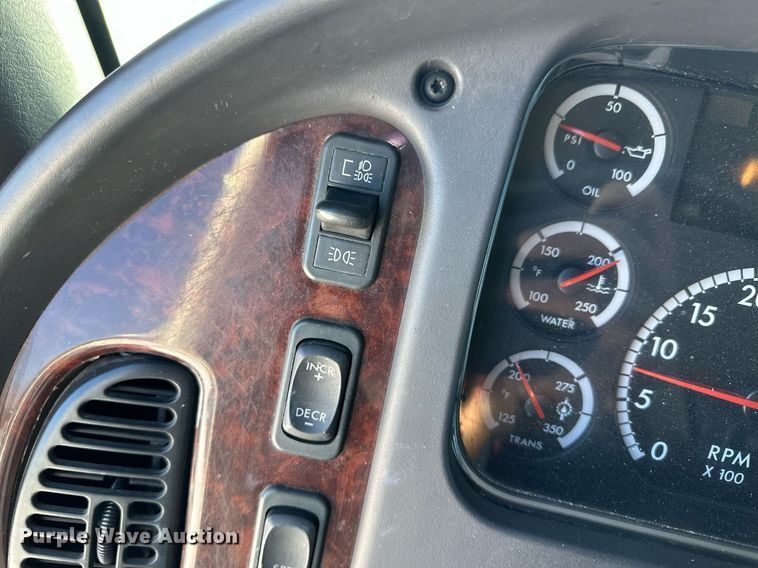 image for item DM2659 2008 Freightliner Business Class M2 Crew Cab semi truck