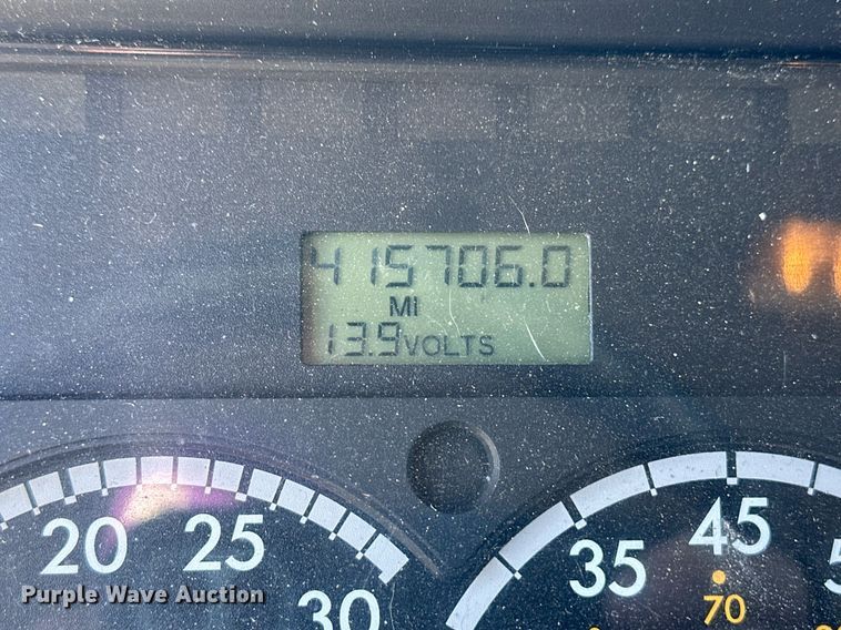 image for item DM2659 2008 Freightliner Business Class M2 Crew Cab semi truck