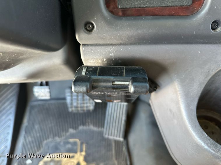 image for item DM2659 2008 Freightliner Business Class M2 Crew Cab semi truck