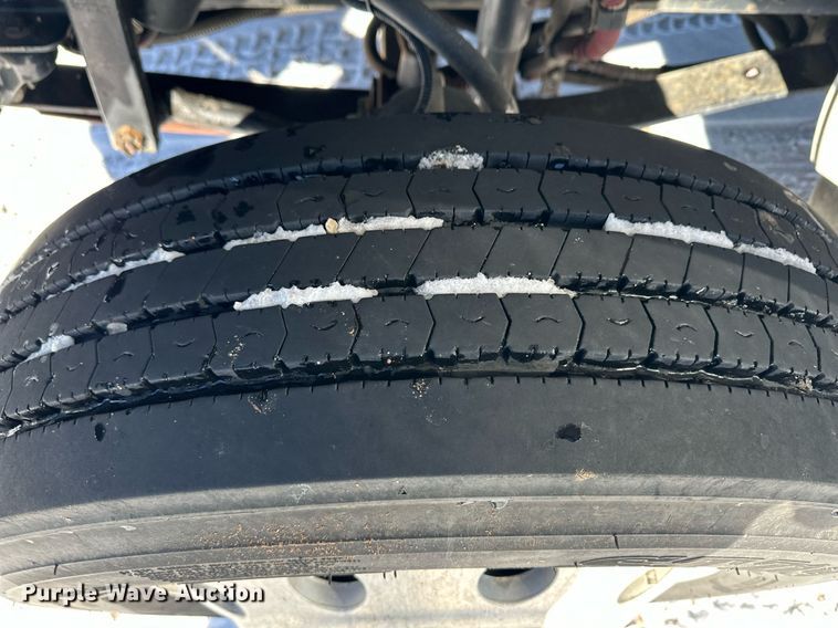 image for item DM2659 2008 Freightliner Business Class M2 Crew Cab semi truck