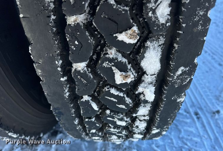 image for item DM2659 2008 Freightliner Business Class M2 Crew Cab semi truck