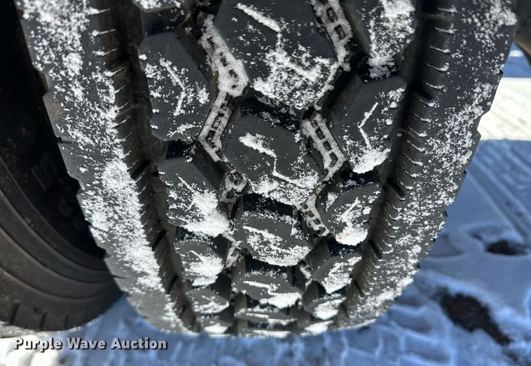 image for item DM2659 2008 Freightliner Business Class M2 Crew Cab semi truck