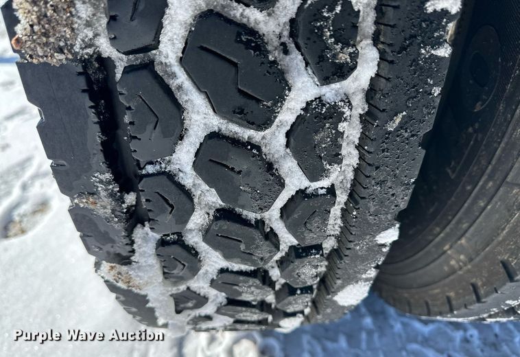 image for item DM2659 2008 Freightliner Business Class M2 Crew Cab semi truck