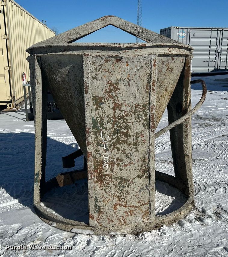 image for item DN0652 Concrete bucket