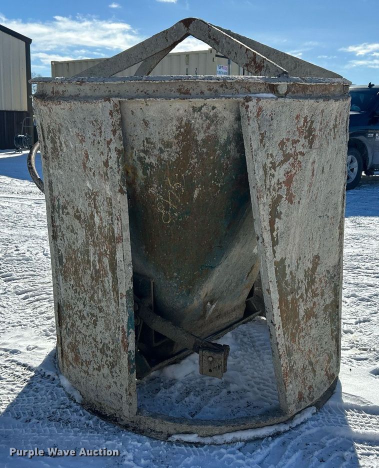 image for item DN0652 Concrete bucket