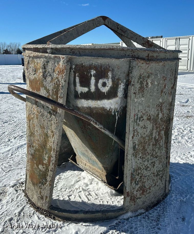 image for item DN0652 Concrete bucket