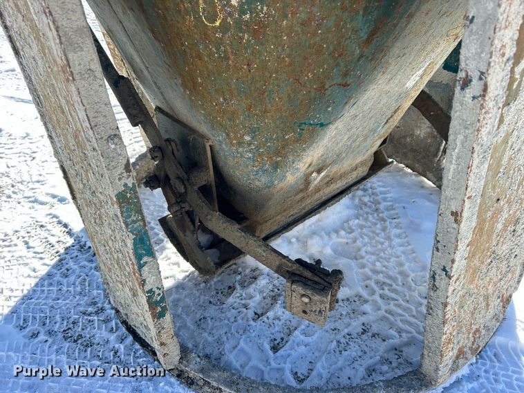 image for item DN0652 Concrete bucket