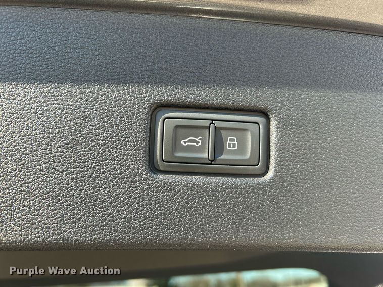 image for item DN0656 2019 Audi Q8 Quattro Prestige SUV