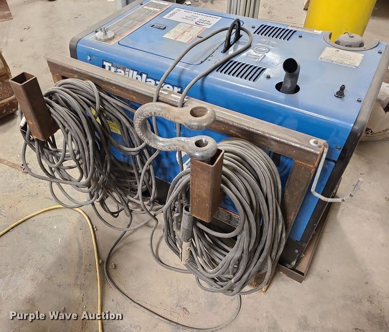 image for item DN8251 Miller Trailblazer 325 welder