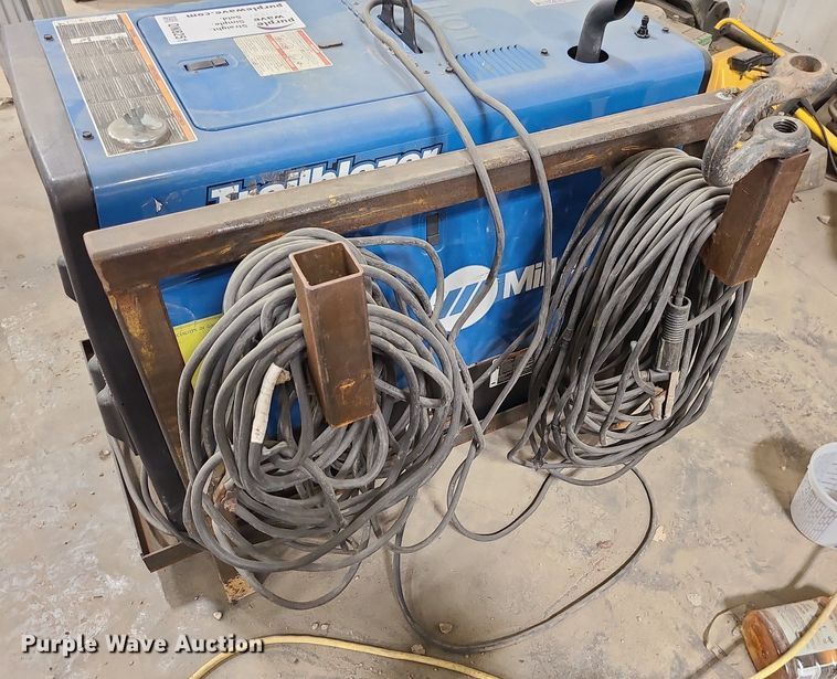 image for item DN8251 Miller Trailblazer 325 welder