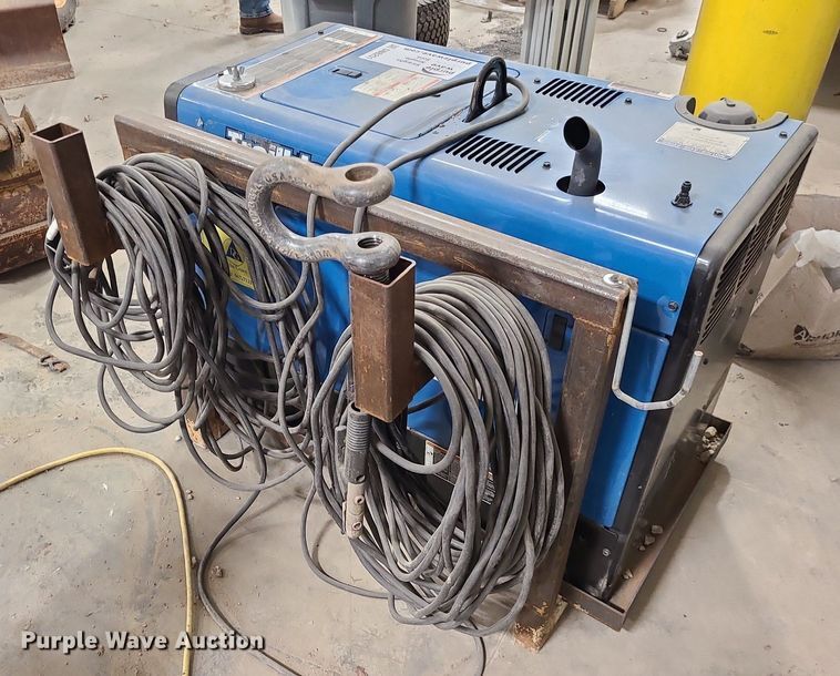 image for item DN8251 Miller Trailblazer 325 welder