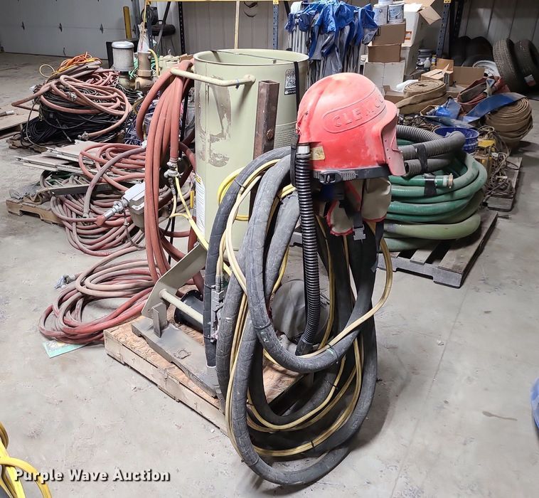 image for item DN8261 2019 Clemco 1648 sand blaster