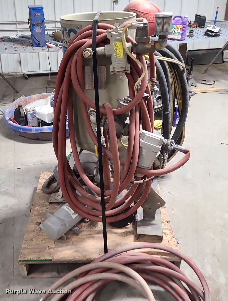 image for item DN8261 2019 Clemco 1648 sand blaster