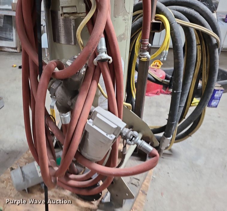 image for item DN8261 2019 Clemco 1648 sand blaster