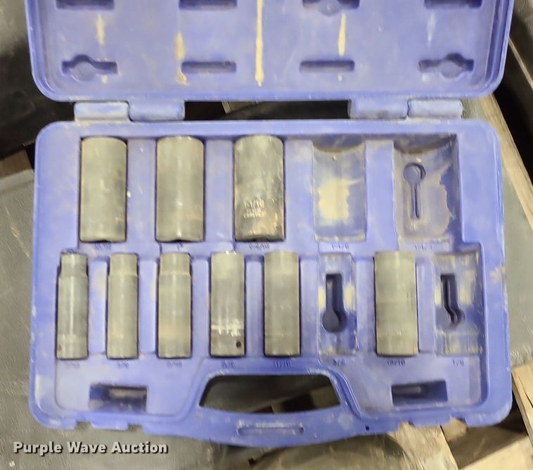 image for item DN8307 Torque wrenches and sockets