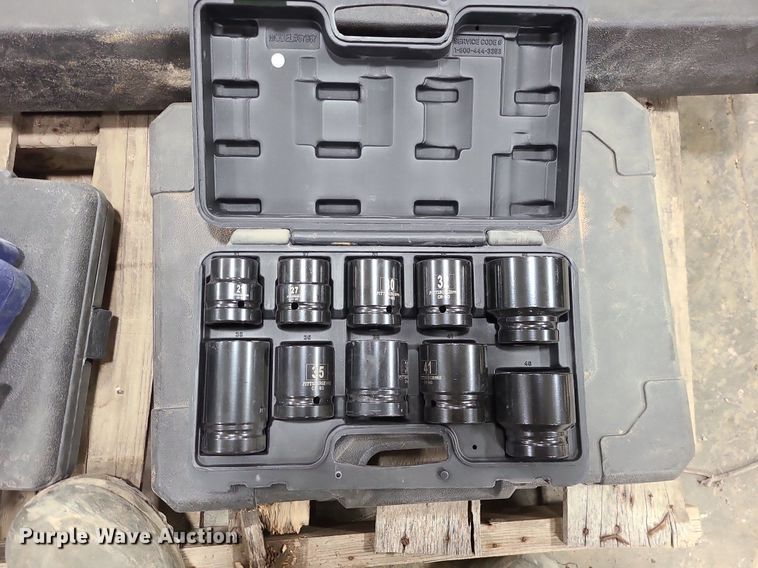 image for item DN8307 Torque wrenches and sockets