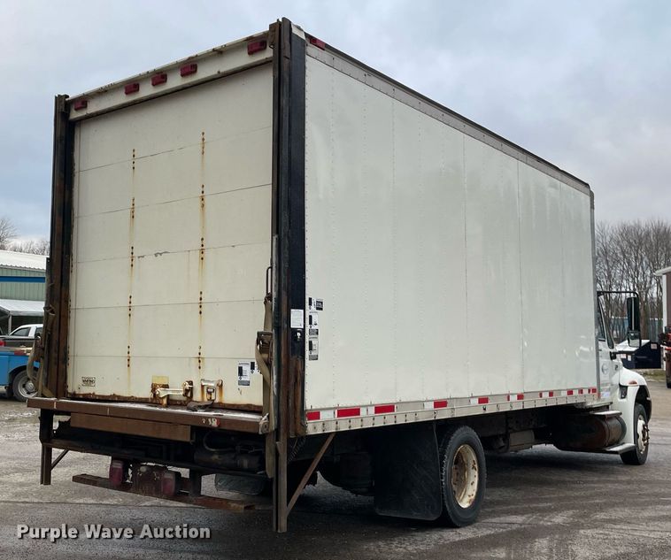 image for item DP0281 2004 International 4300 box truck