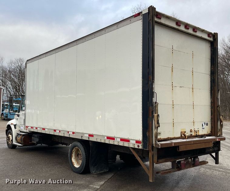 image for item DP0281 2004 International 4300 box truck