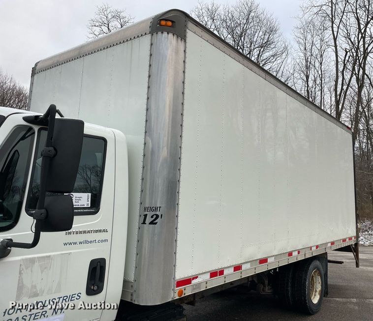 image for item DP0281 2004 International 4300 box truck