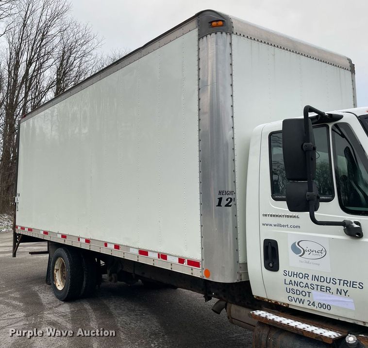 image for item DP0281 2004 International 4300 box truck