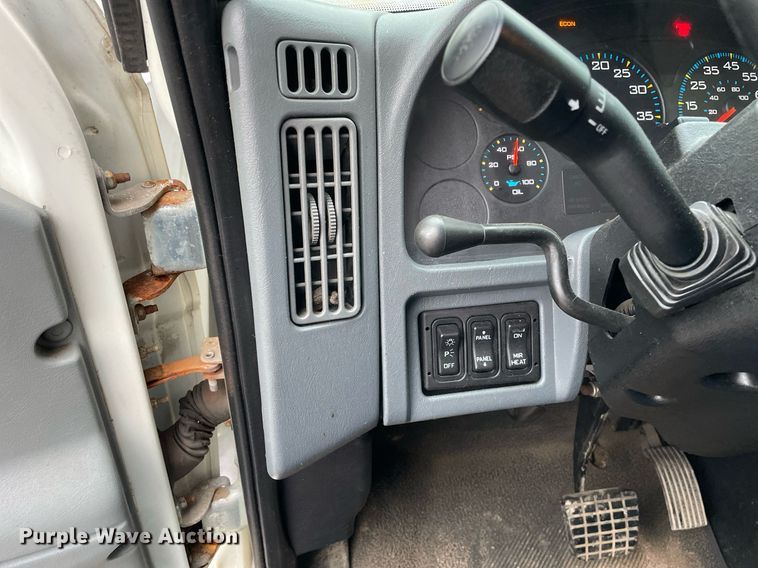 image for item DP0281 2004 International 4300 box truck