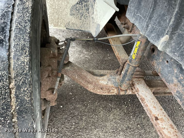 image for item DP0281 2004 International 4300 box truck