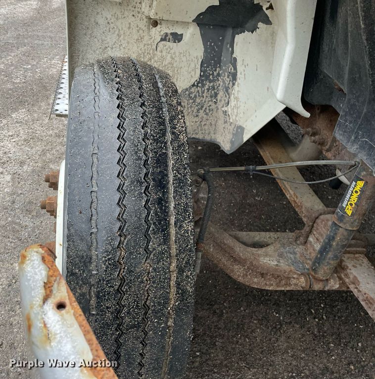 image for item DP0281 2004 International 4300 box truck