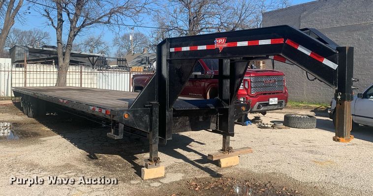 image for item DP8817 2019 PJ REM Gooseneck FD402 equipment trailer