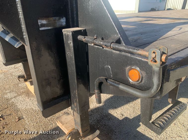 image for item DP8817 2019 PJ REM Gooseneck FD402 equipment trailer