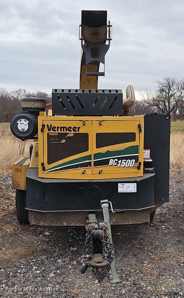 image for item DQ8549 2019 Vermeer BC1500 wood chipper