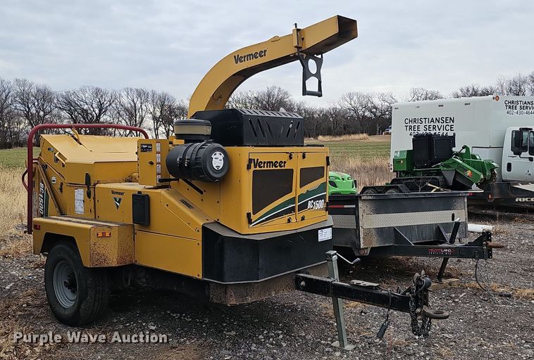 image for item DQ8549 2019 Vermeer BC1500 wood chipper