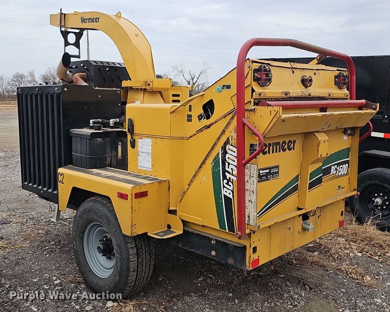 image for item DQ8549 2019 Vermeer BC1500 wood chipper
