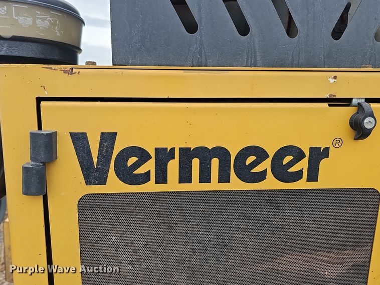 image for item DQ8549 2019 Vermeer BC1500 wood chipper