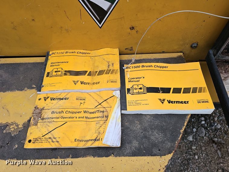 image for item DQ8549 2019 Vermeer BC1500 wood chipper