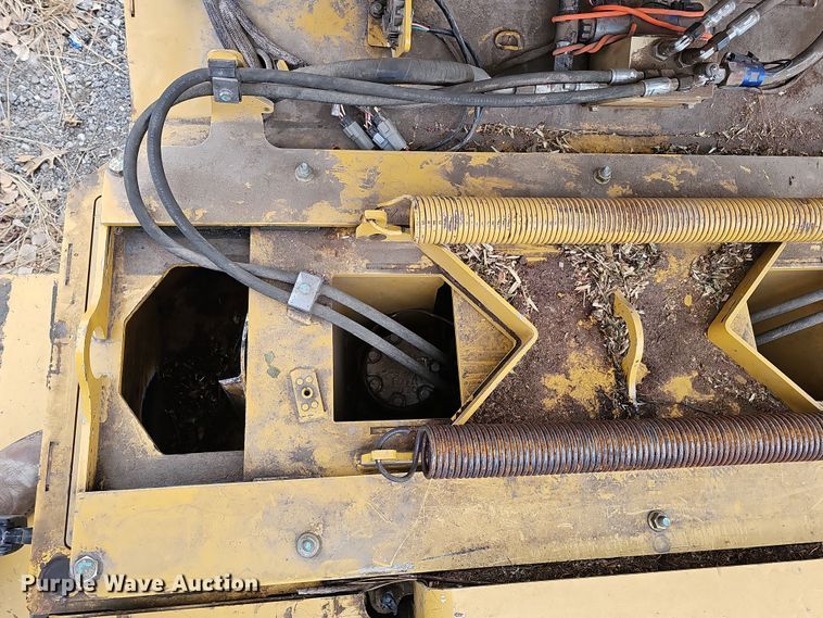 image for item DQ8549 2019 Vermeer BC1500 wood chipper