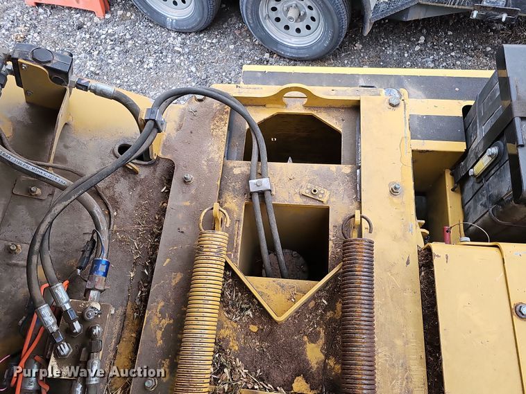 image for item DQ8549 2019 Vermeer BC1500 wood chipper