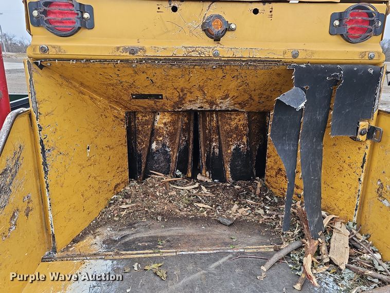 image for item DQ8549 2019 Vermeer BC1500 wood chipper